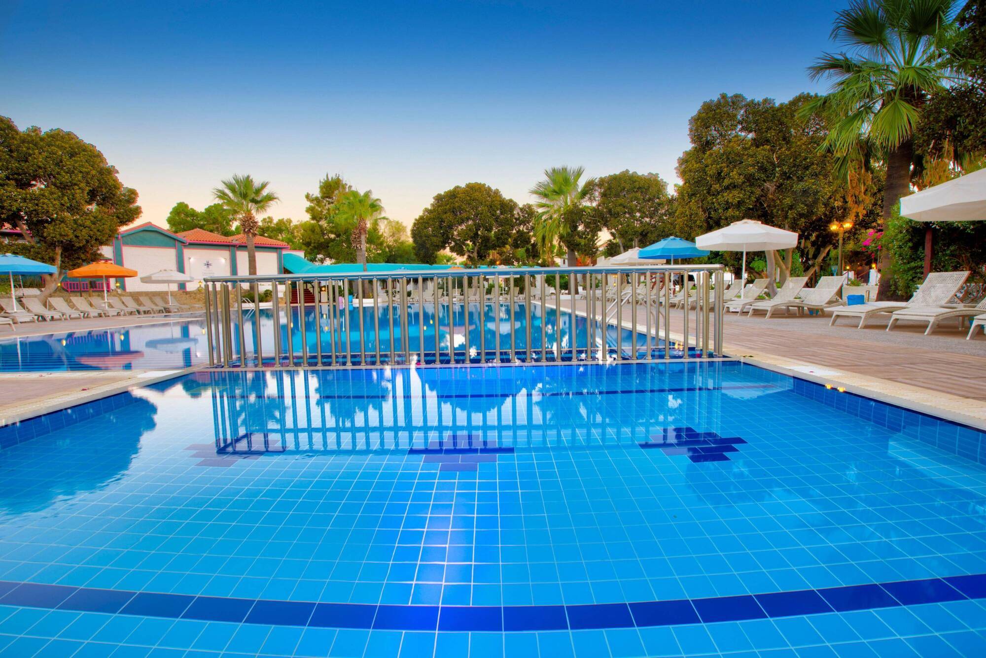 Merit Cyprus Gardens Holiday Famagusta  Bagian luar foto