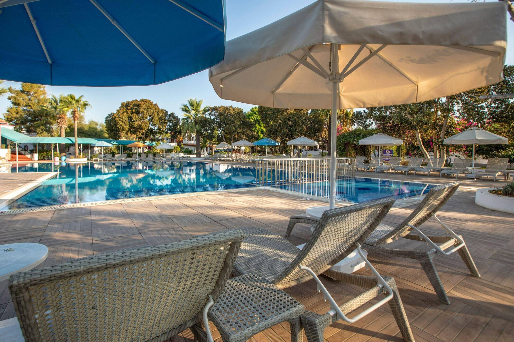Merit Cyprus Gardens Holiday Famagusta  Bagian luar foto